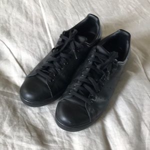 Black Stan Smiths